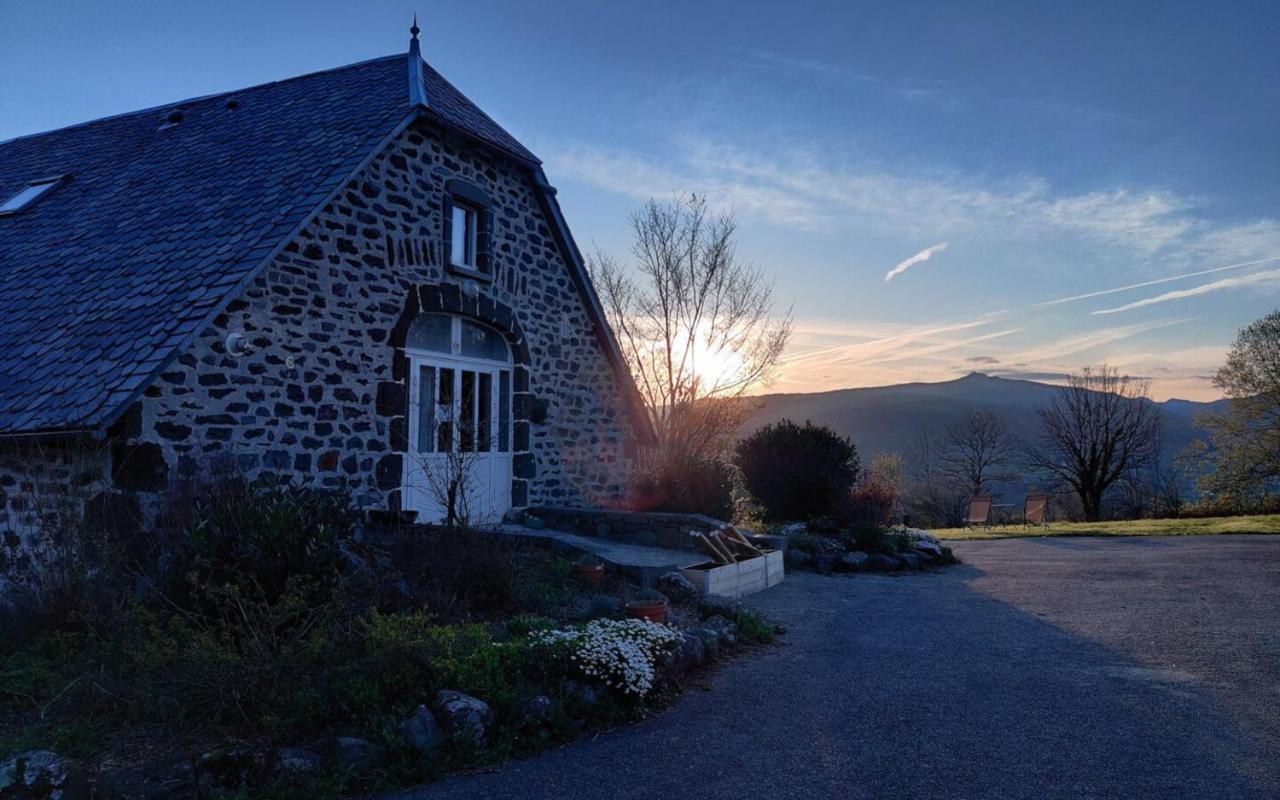 Maison D'Hotes La Grange Salers Eksteriør billede